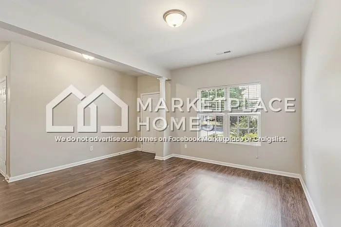 4 bed, 2.5 bath, 2368 sqft, $2,095 — Photo 4
