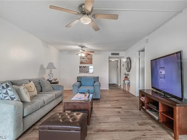 1580 Pine Valley Dr APT 103, Fort Myers, FL 33907