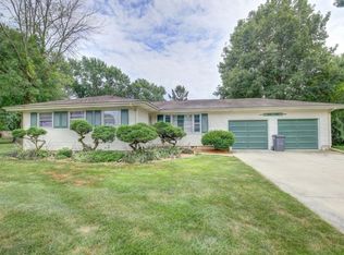 303 Pershing Ct E, Philo, IL 61864