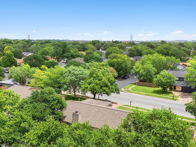 12902 Lamplight Village Ave — Photo 8