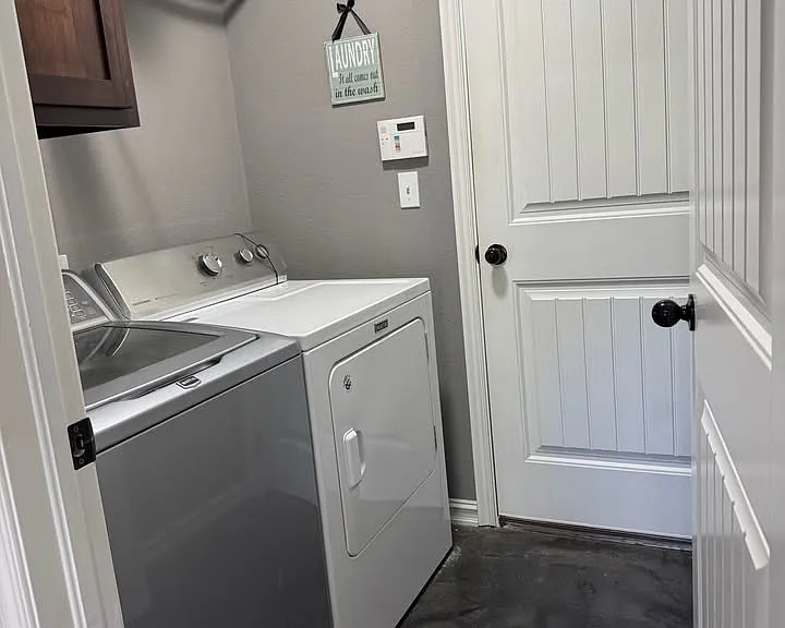 218 W Detroit St — Photo 11