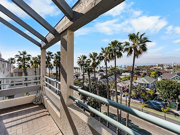 4th image of 120 Ocean Park Blvd Unit 610