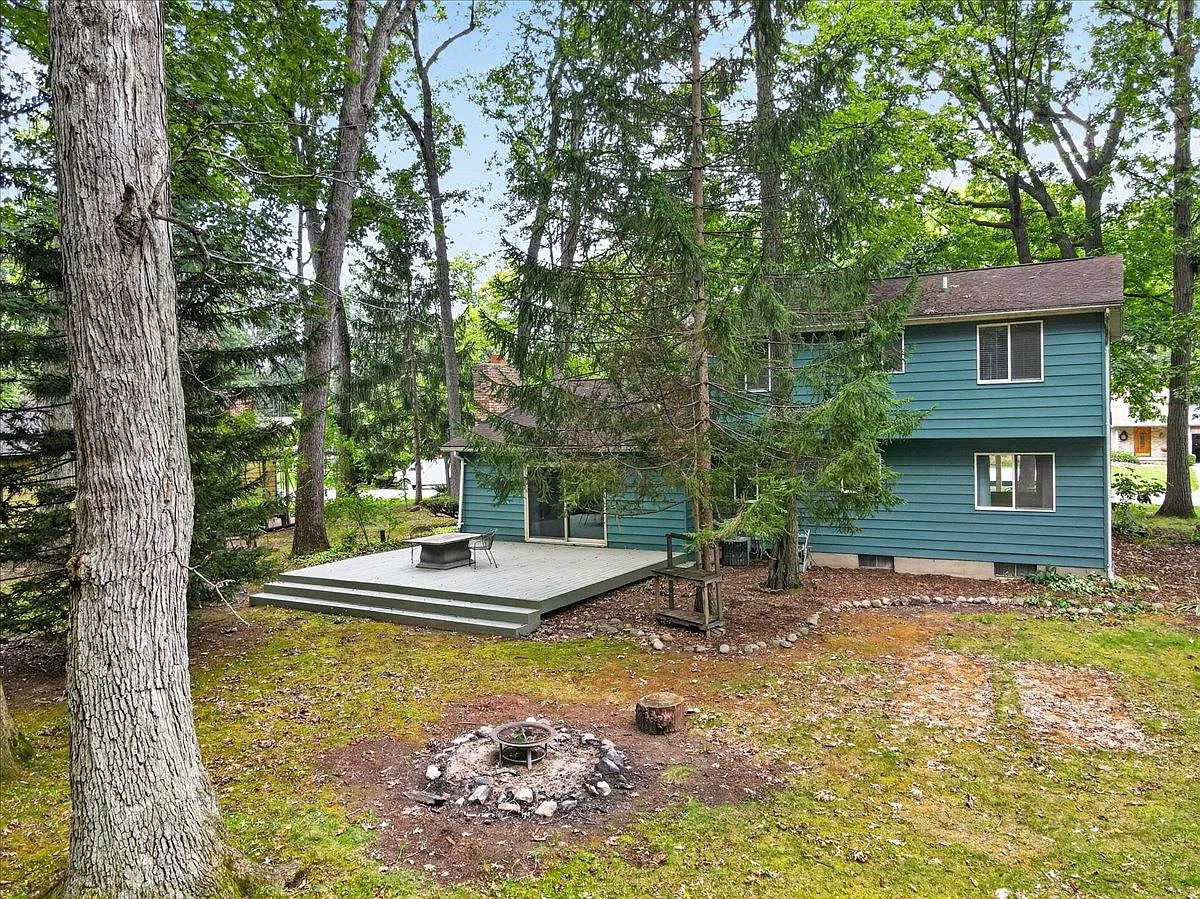 4 bed, 1.5 bath, 1776 sqft, $2,750 — Photo 3