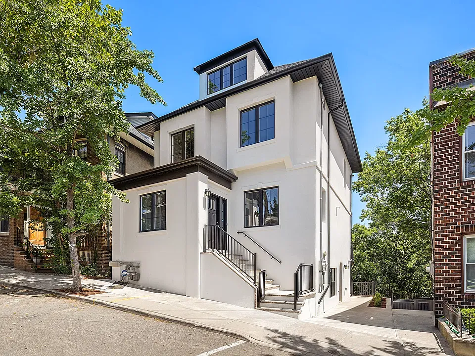 52 Sterling Ave