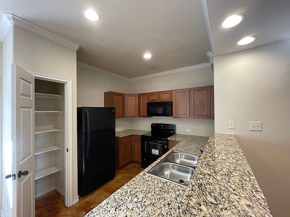 4th image of 6411 Melanzane Ave #2