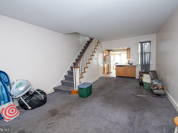 4th image of 2343 E Hazzard St