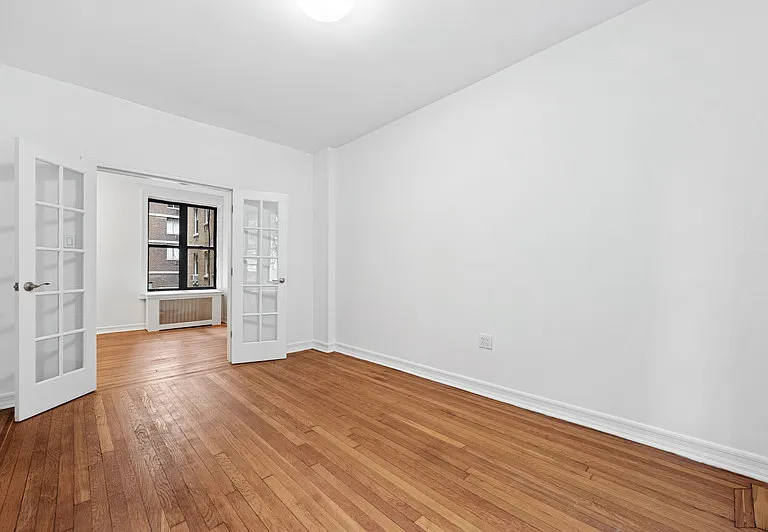347 W 55th St #2F — Photo 7