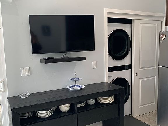 5th image of 1217 Poli St #0