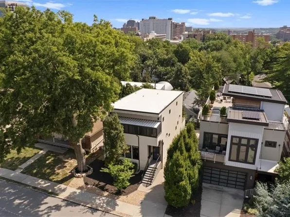 4727 Mercier St, Kansas City, MO 64112