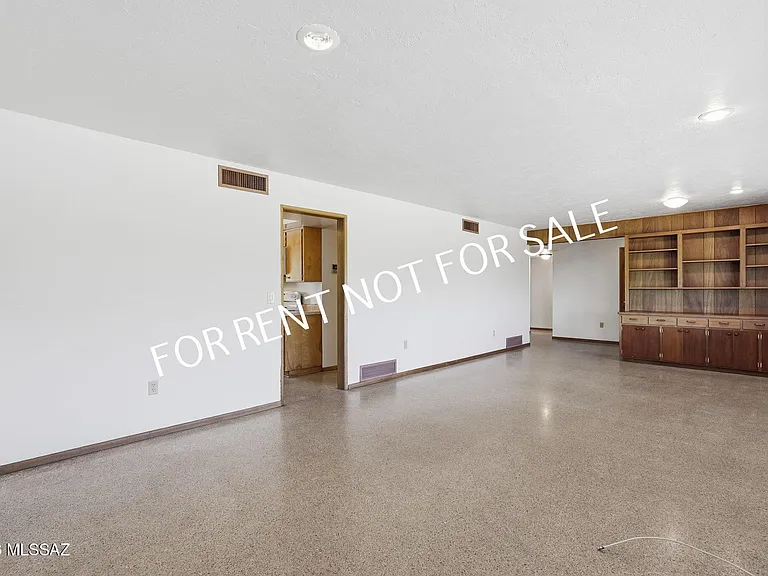4565 E Quivira Dr — Photo 7