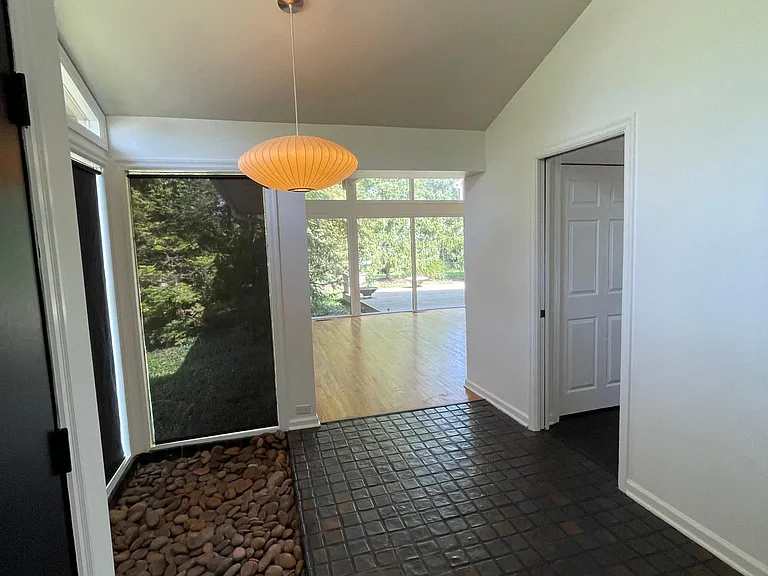 Entry way