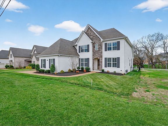 3rd image of 110 Arkstone Ln