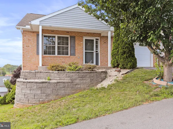 162 Bradford Spring Ct, Waynesboro, PA 17268