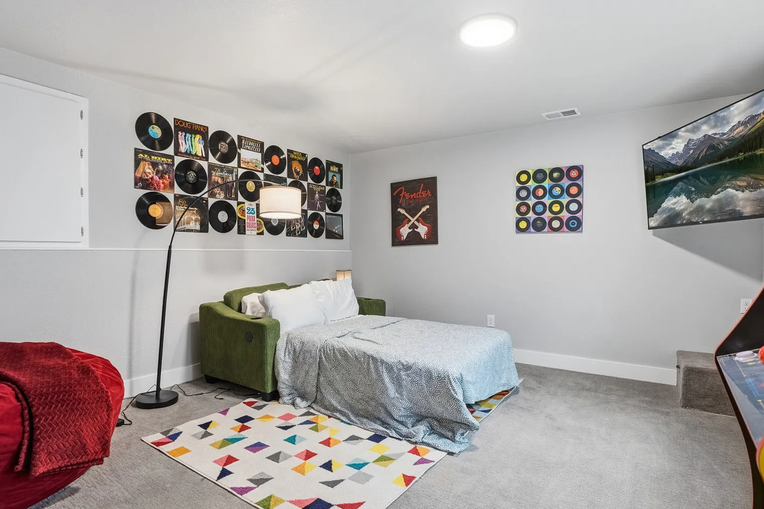 3 bed, 2.0 bath, $6,953 — Photo 2