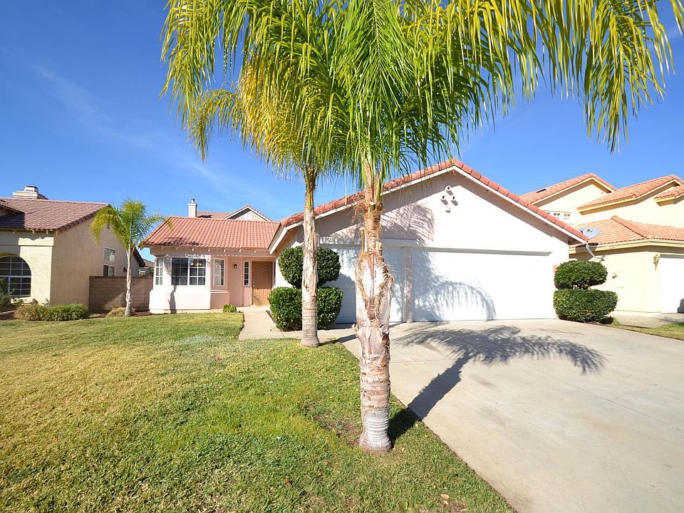 1st image of 15585 Isleta Ln