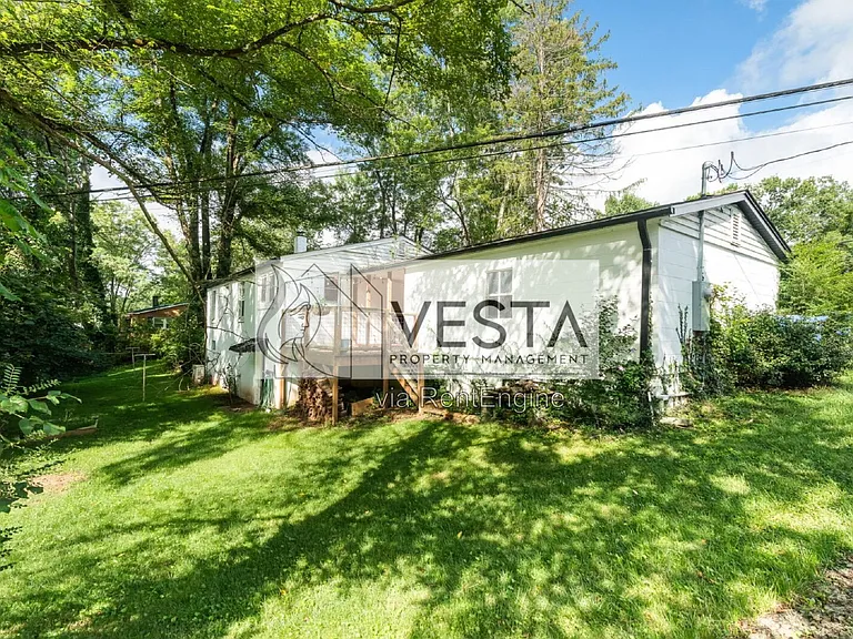 78 Moody Ave — Photo 24