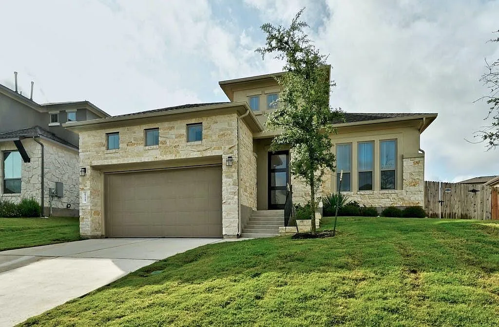 3 bed, 2.0 bath, 1846 sqft, $3,250 — Photo 2