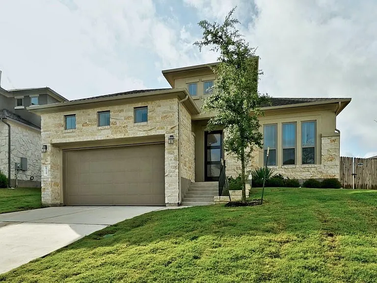 6725 Denia Dr — Photo 2
