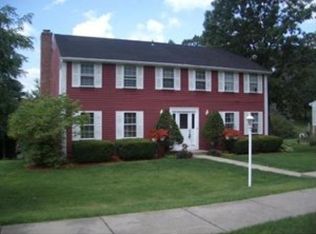 223 Windsor Dr, Coraopolis, PA 15108