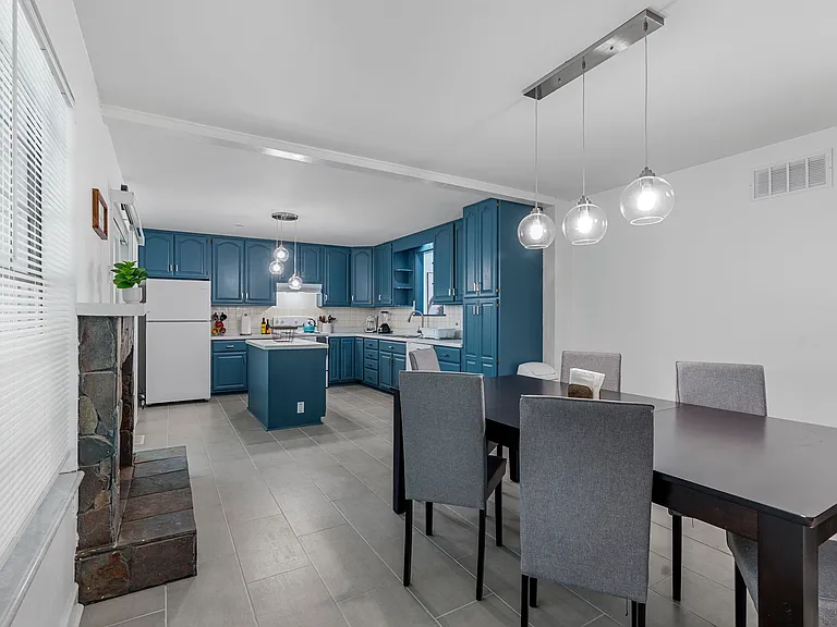 2751 Tiara Dr — Photo 13