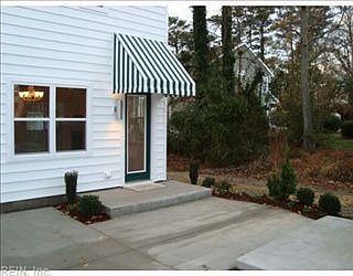 1st image of 615 Lake Dr