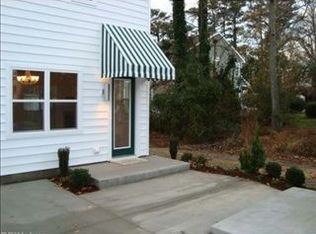 615 Lake Dr, Virginia Beach, VA 23451