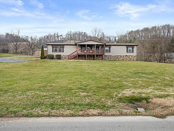 3rd image of 933 Hunting Hill Rd