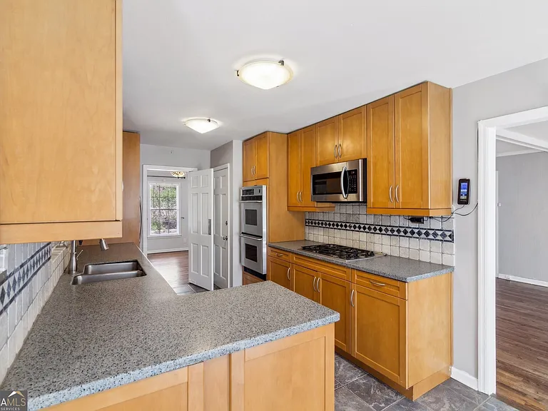 355 Westerhall Ct — Photo 11
