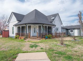400 W Main St, Honey Grove, TX 75446