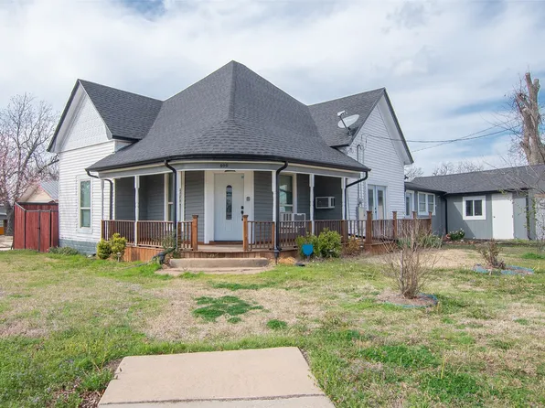 400 W Main St, Honey Grove, TX 75446