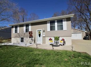 2205 Valentine Ave, Pekin, IL 61554