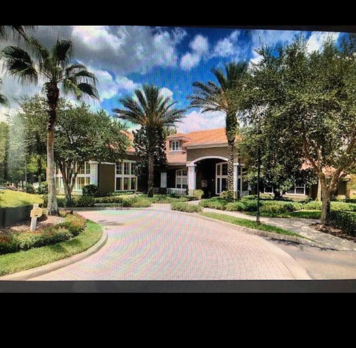 1 bed, 833 sqft, $1,325 — Photo 1