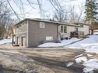 22 Rosebough St, Hamilton, ON L9H 5C5