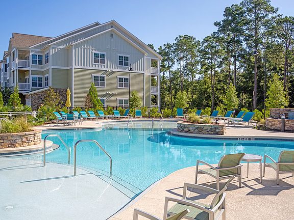 Lullwater at Blair Stone ; Resort-Style Swimming Pool