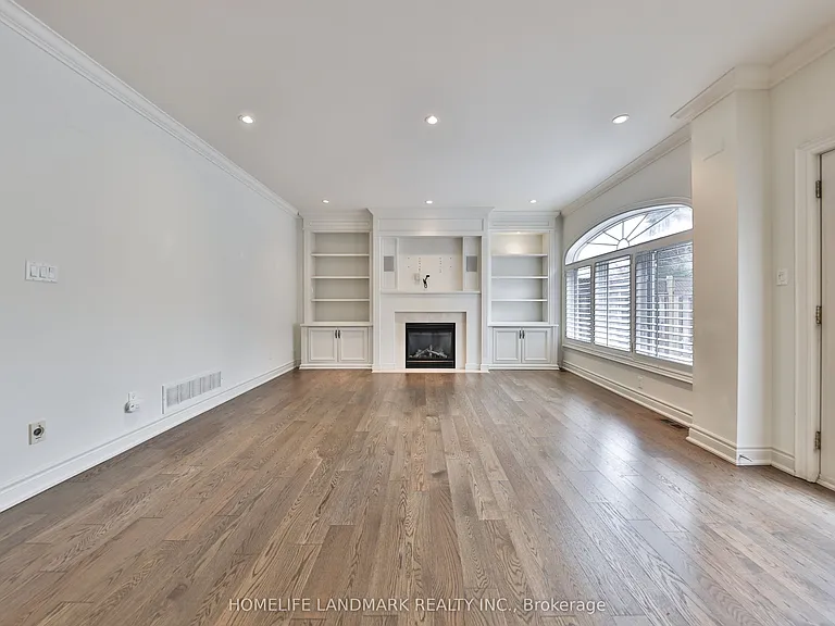 112 Kingsway Cres — Photo 13