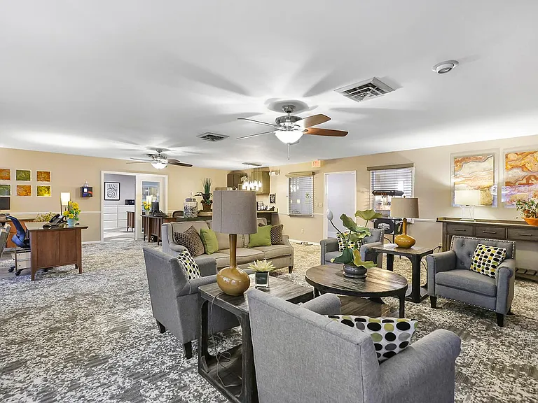 Carriage Oaks Apartments — Photo 21