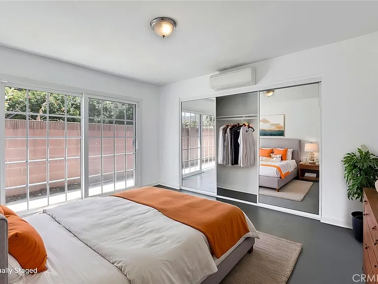 1015 E Walnut Ave — Photo 28
