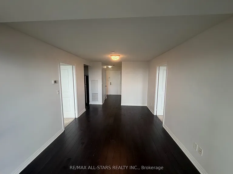 2015 Sheppard Ave E #3605 — Photo 2