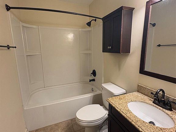 5th image of 3931 Durham Ln