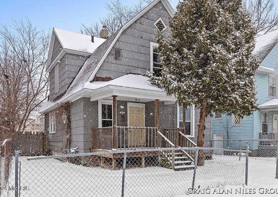 1st image of 1412 Cass Ave SE