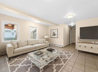 91 W 19th St, Bayonne, NJ 07002
