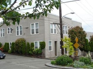 1052 N 36th St, Seattle, WA 98103