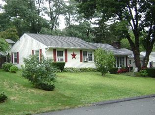 43 Larchmont Rd, Warwick, RI 02886