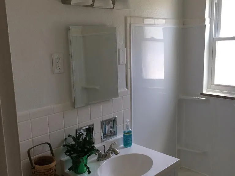 906 Walnut St — Photo 13