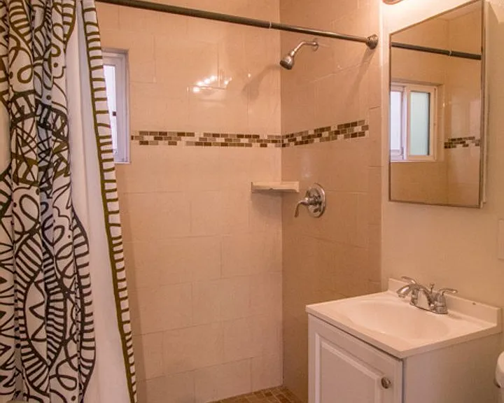 Conveniently Close to the Beach & Bay From This 1 Bed/1 Bath in Mission Beach! — Photo 10