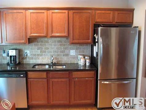 1616 Hampton 036-001.jpg