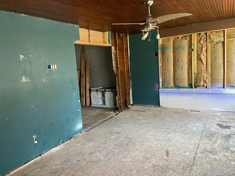 115 N Cherry St — Photo 12