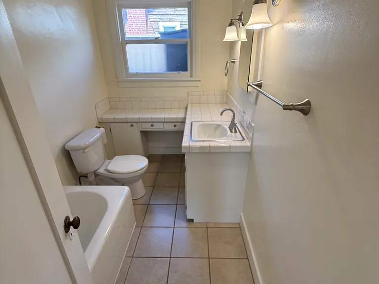 564 W 38th St #564 — Photo 9