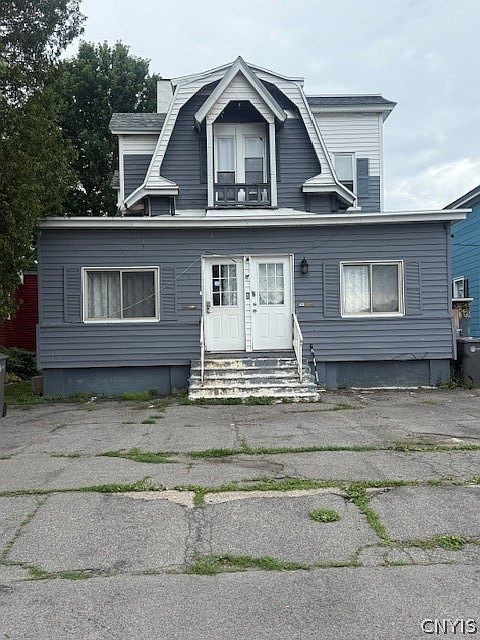 1st image of 115 E Bloomfield St