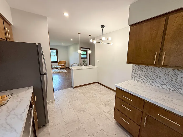 2350 N Eastman Rd — Photo 11